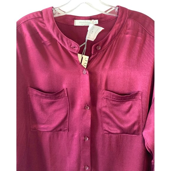 MODODOC Red Satin 3/4 Bell-Cuff Sleeve Collarless Button-Up Blouse NWT Medium - Picture 2 of 7